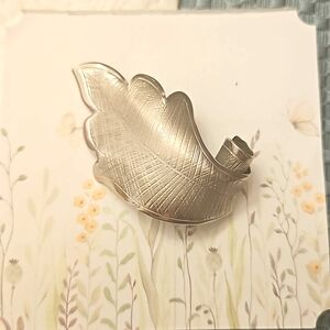 Vintage Giovanni Silver Toned Curled Leaf Brooch